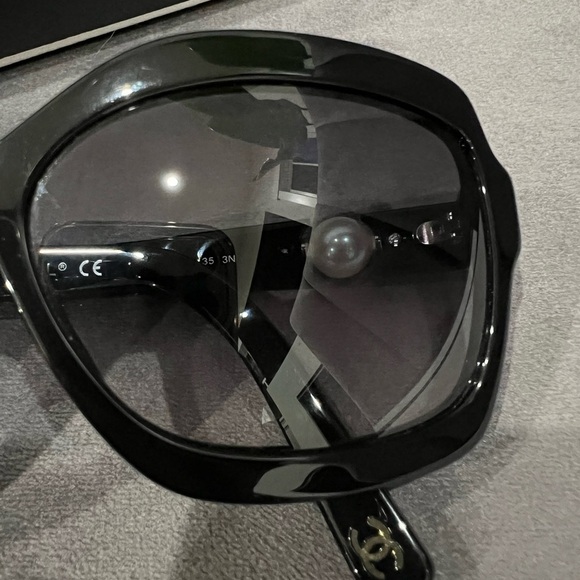Chanel Pearl Sunglasses 5132-H Black - Picture 12 of 17